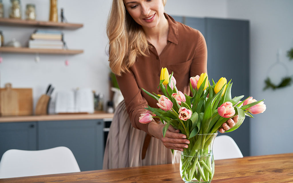 Tips for choosing and caring for the perfect Mother's Day flowers